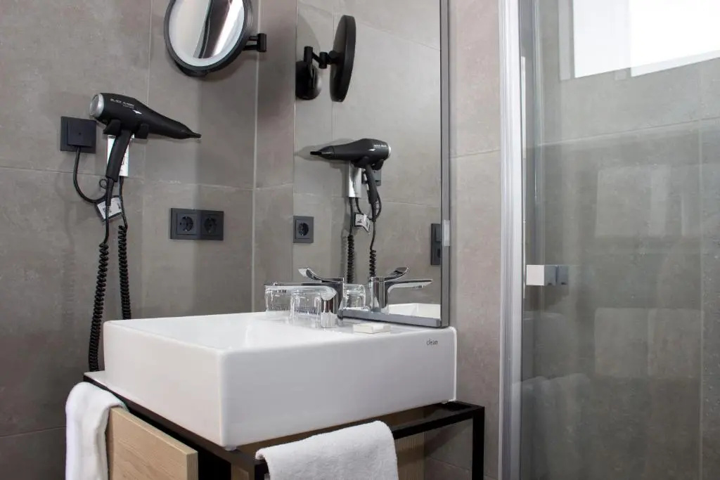 Standard Double room (full double bed)
