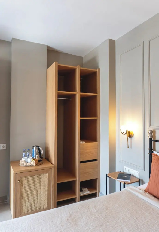 Economy room