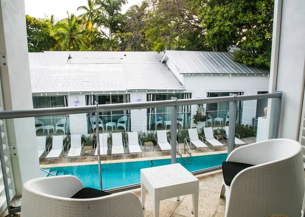 Standard Double room with balcony (full double bed)