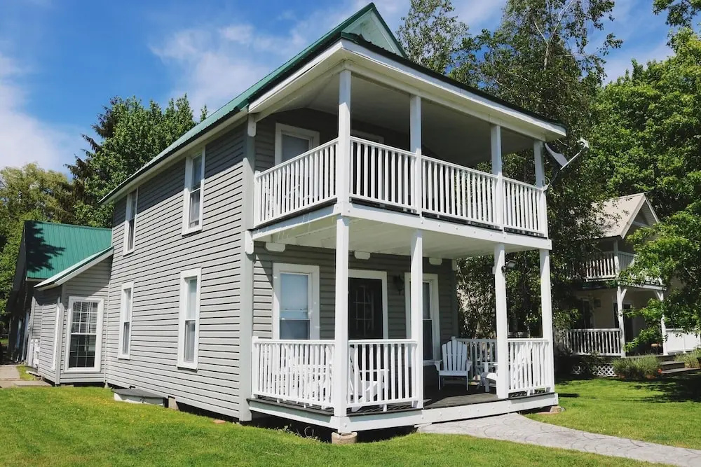 Sweet Mary 2 Bedroom Home by RedAwning
