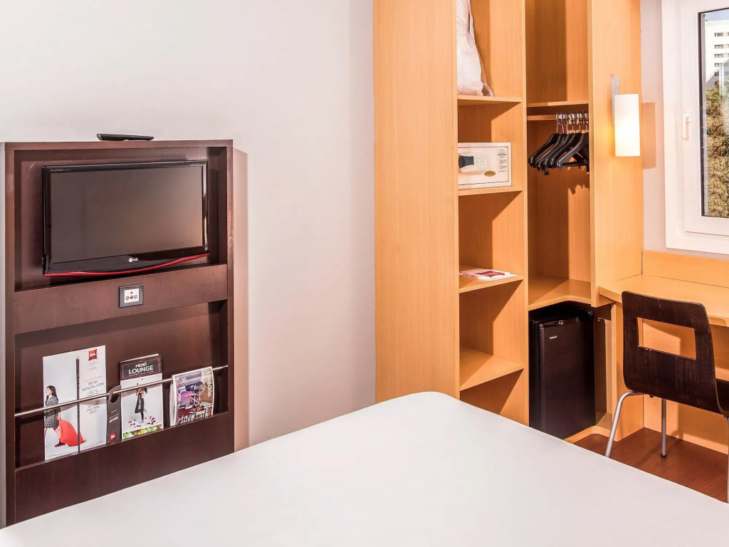 Ibis Asuncion — фото