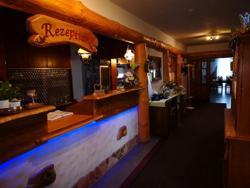 Lobby & Reception