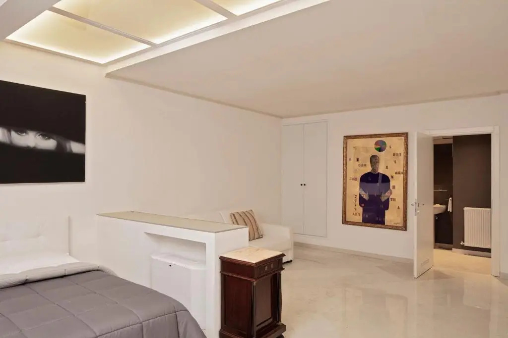 Comfort room