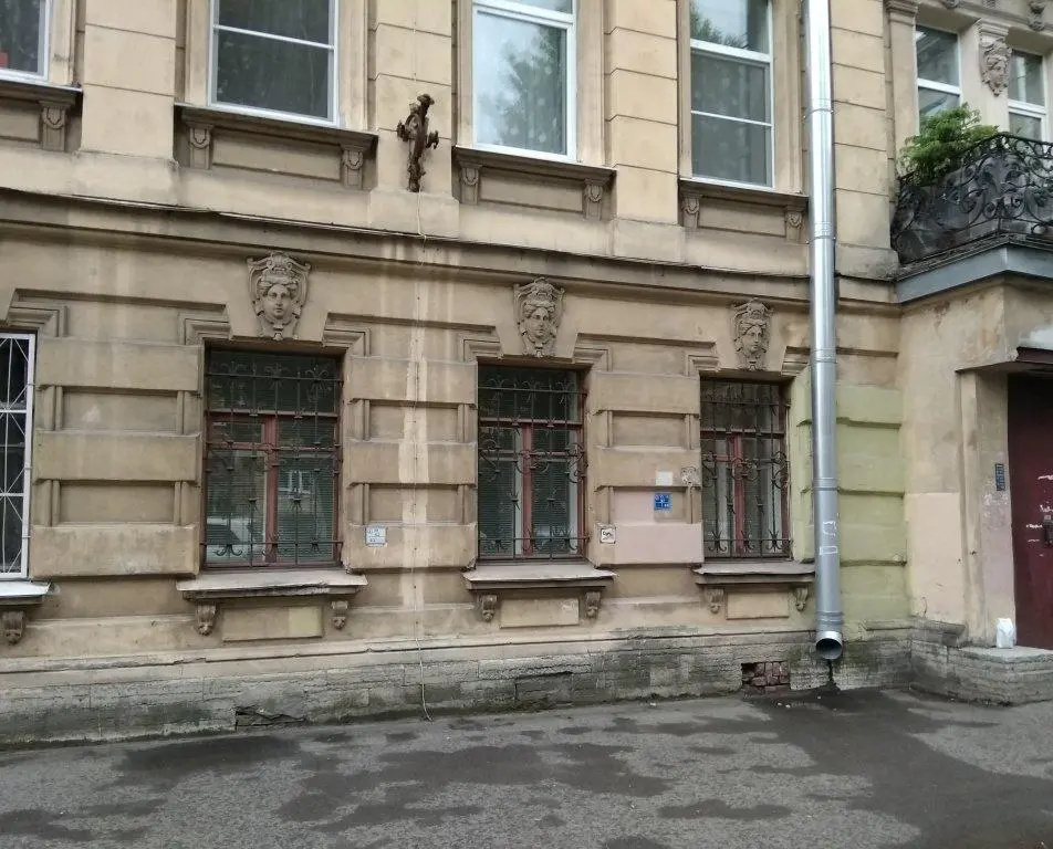 Apartamentyi Krasnoselskaya 12