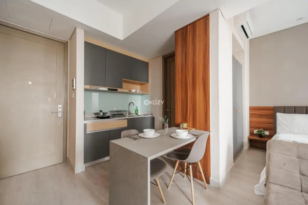 AMBER by Kozystay Studio with Pool View in Central Park Area