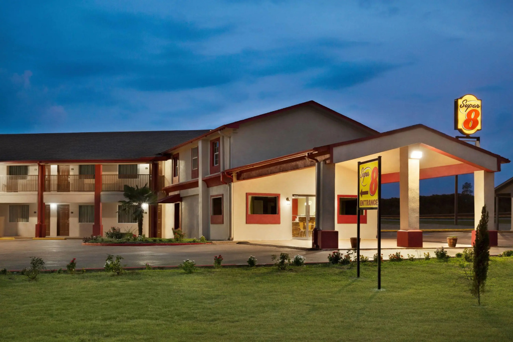 Super 8 by Wyndham Corsicana