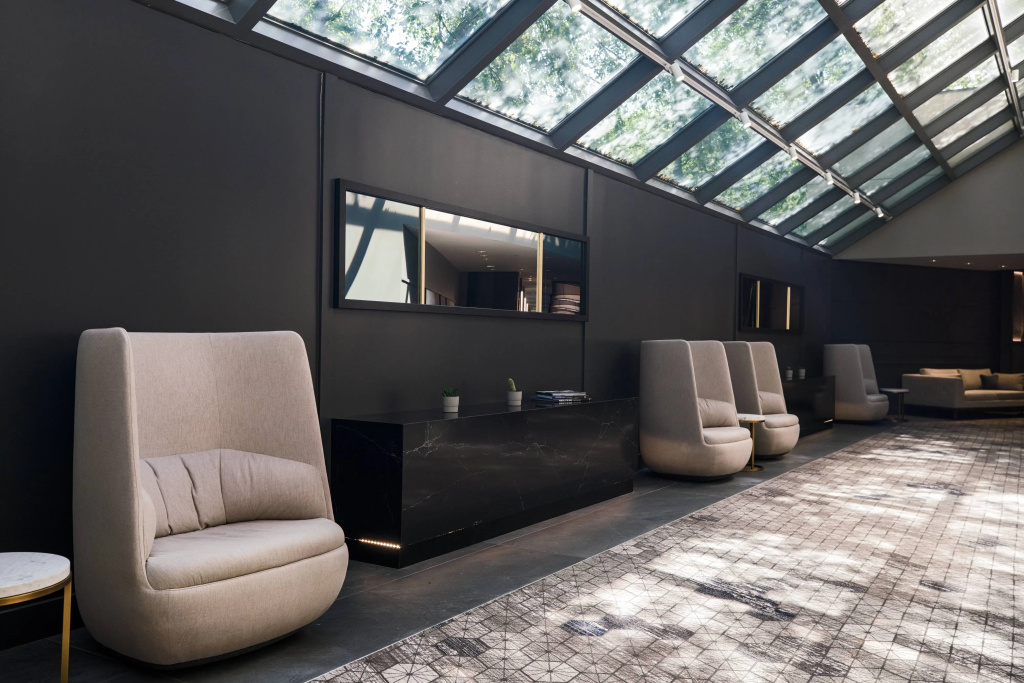 Lobby & Reception