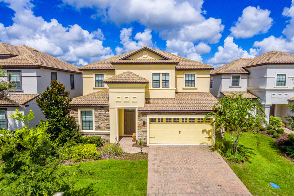 Deluxe 7Bd with Pool Close to Disney CG 1406