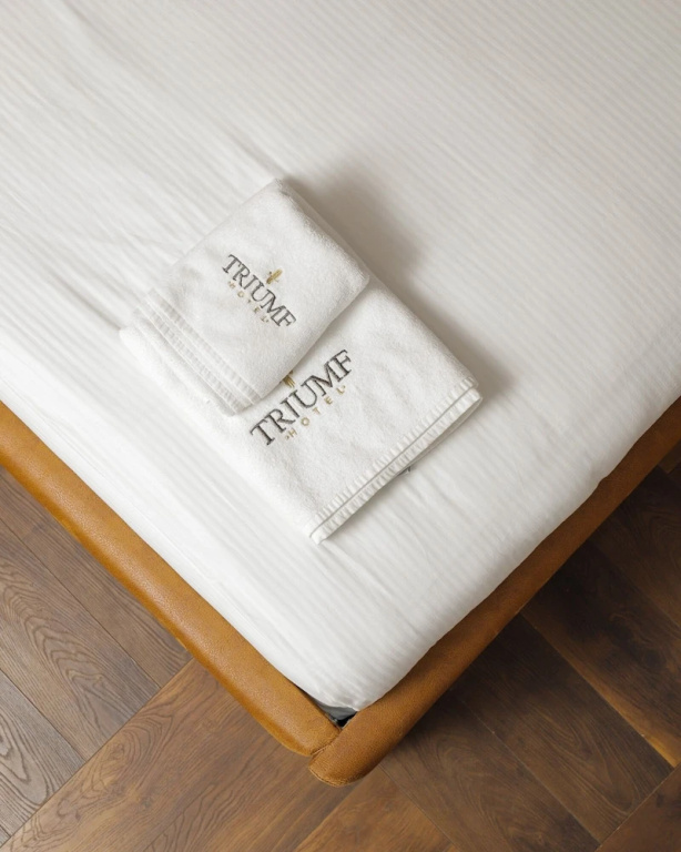 Deluxe Double room (full double bed)
