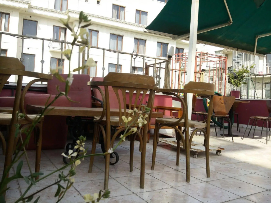 Innjoy Hostel - Adults Only