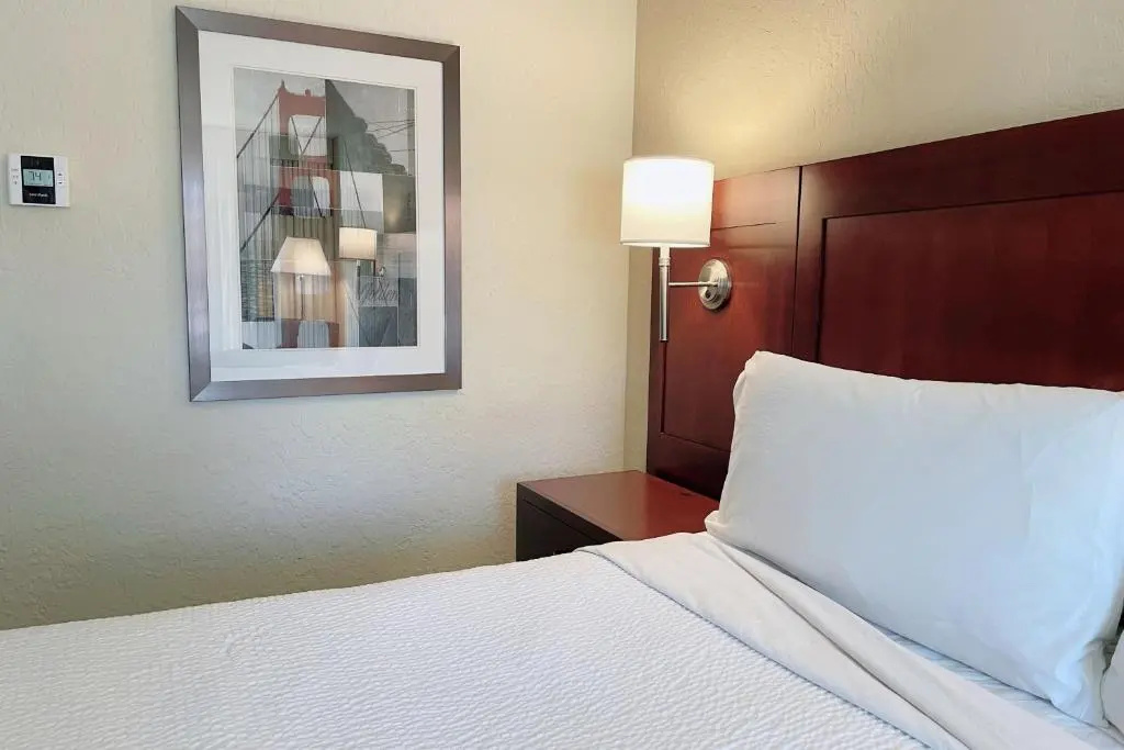 Marin Hilltop Hotel - Chambres