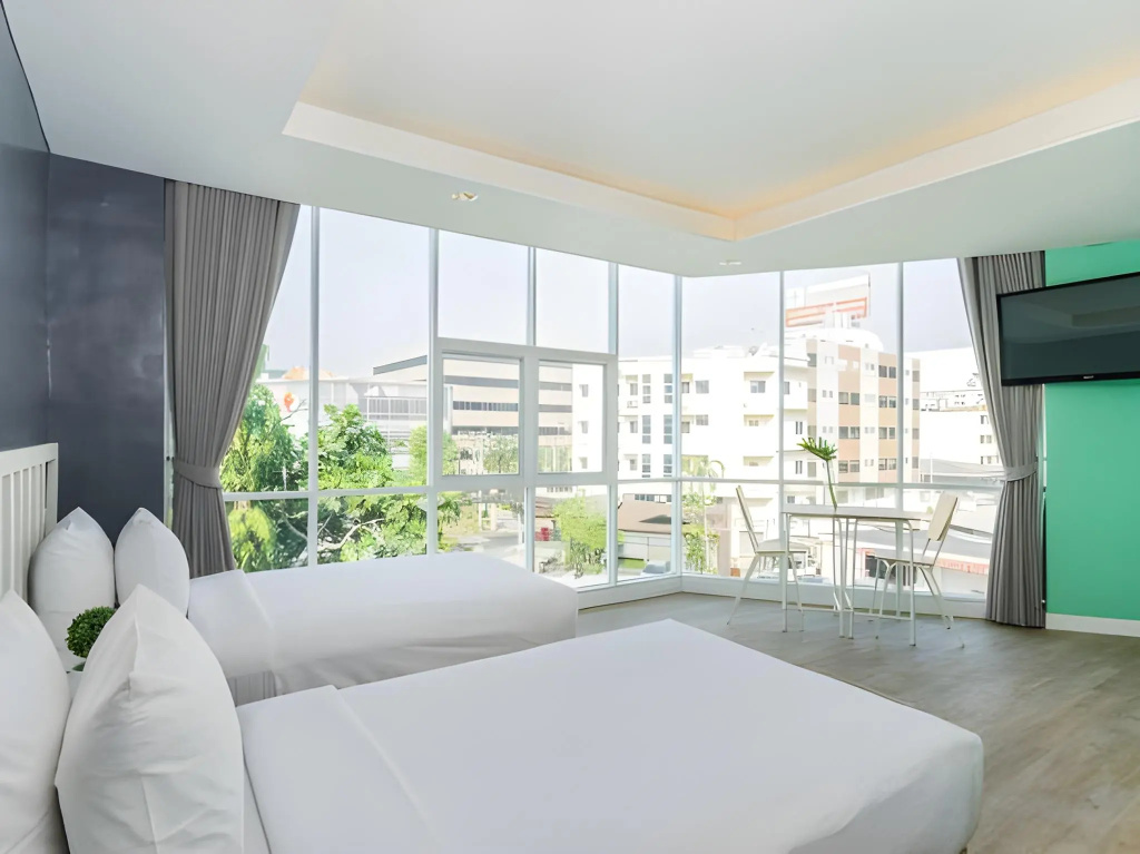 Ratchada Point Hotel — 5