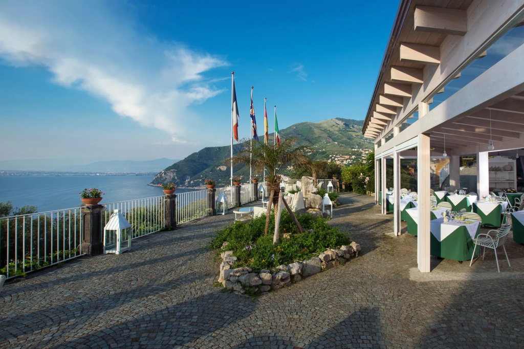 Beach & Waterfront
