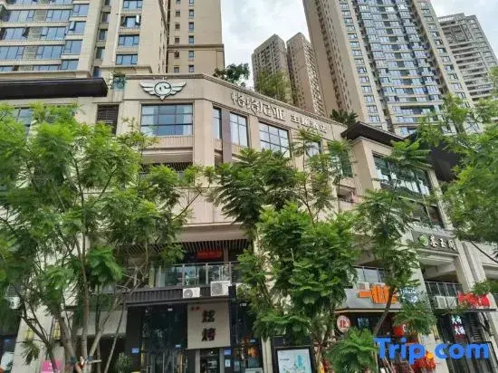 Geluoniya Theme Hotel (Chongqing Jiangbeizui Financial City)