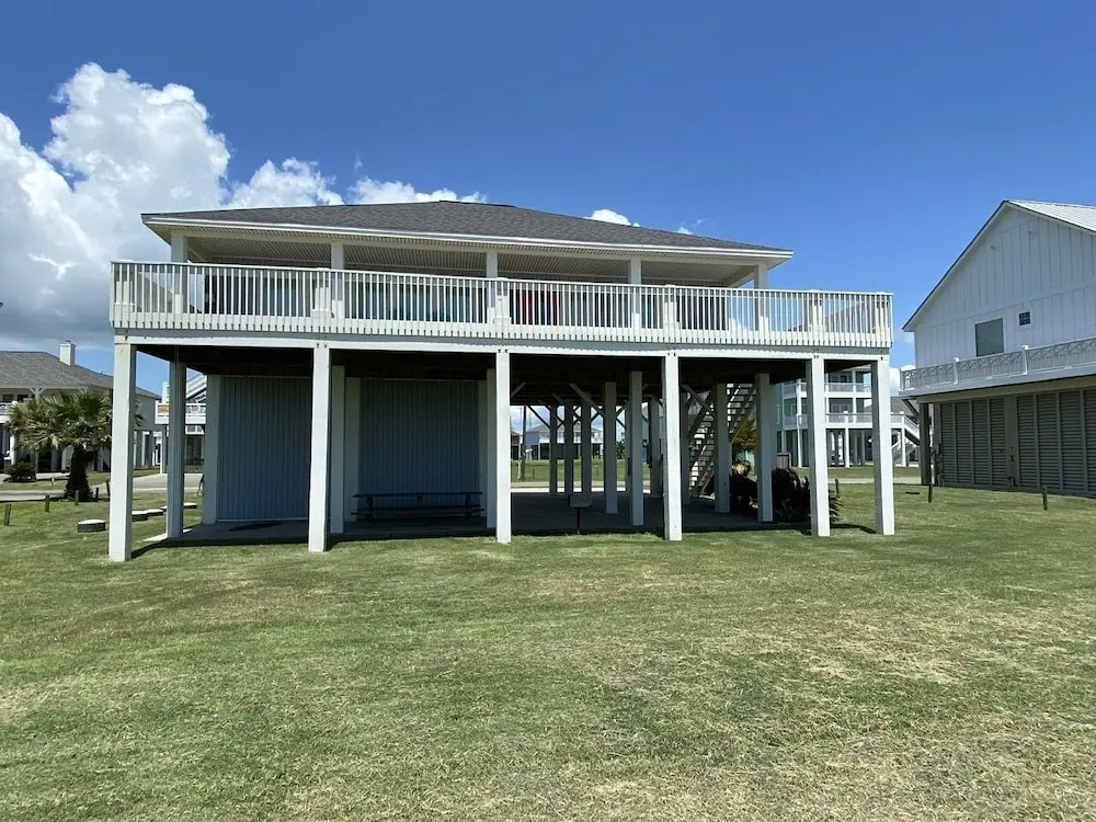Serendipity Shore 3 Bedroom Home by Redawning