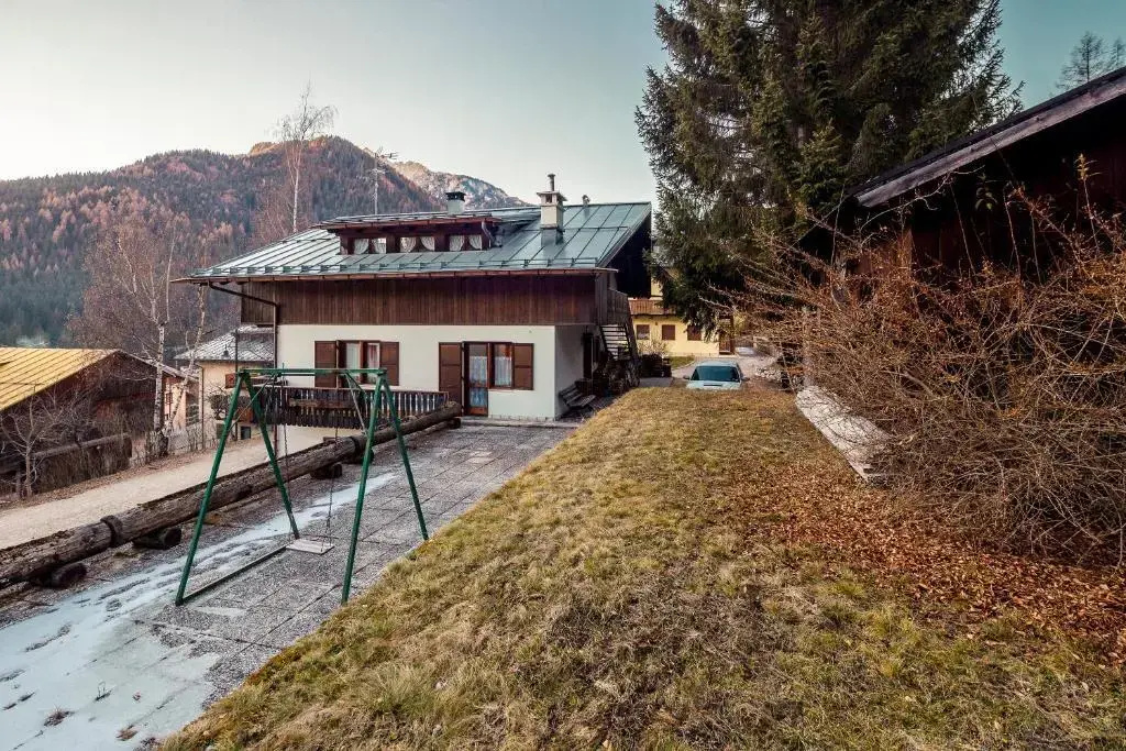 Villa Chiappuzza by Stayincortina