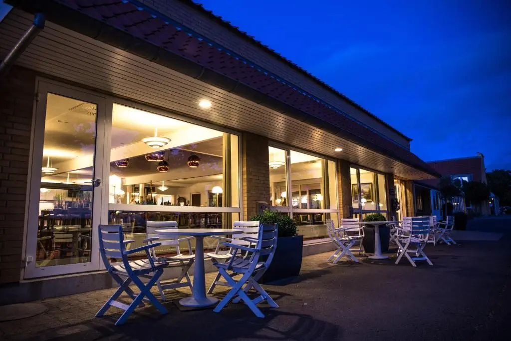 Food & Beverage