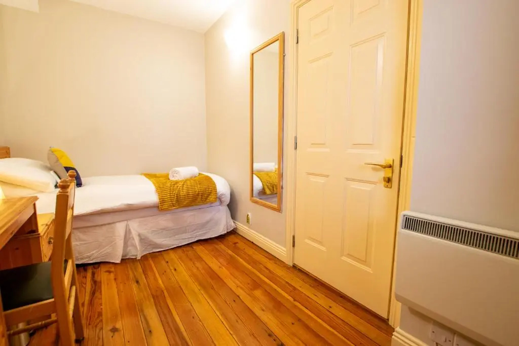 The Harbour Mills, The Willow by Shortstays