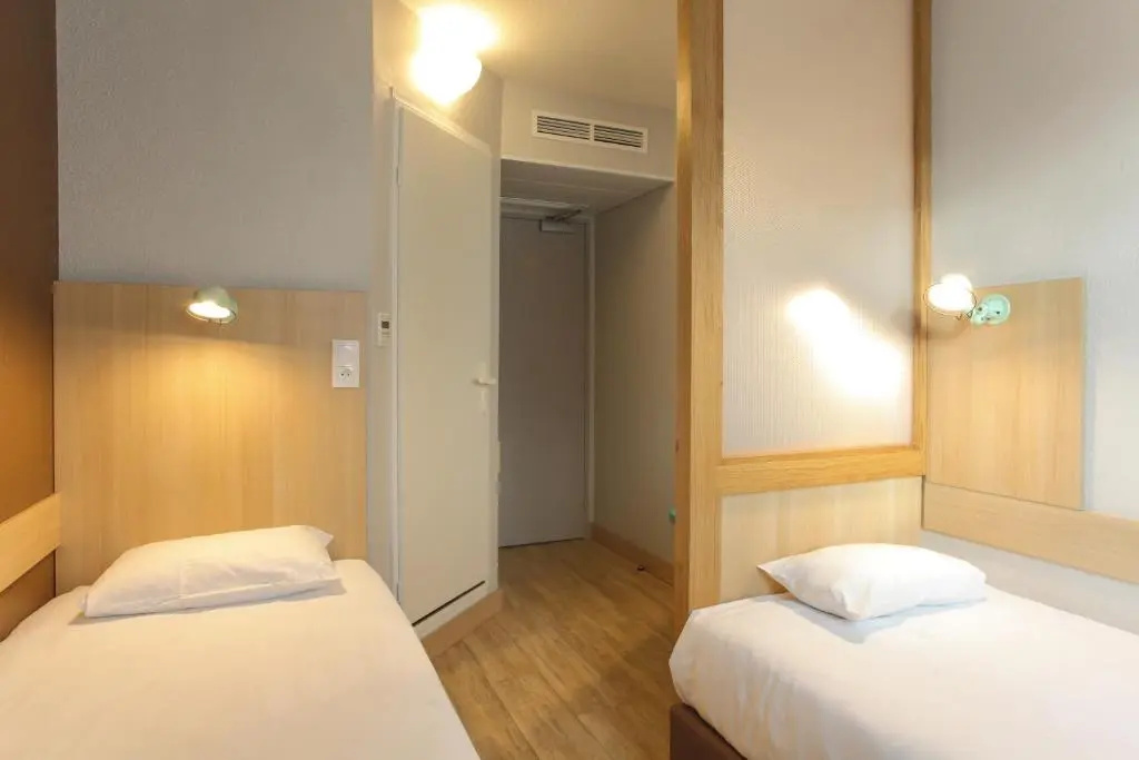 Double room (twin beds)