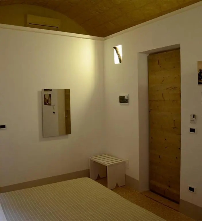 Economy room