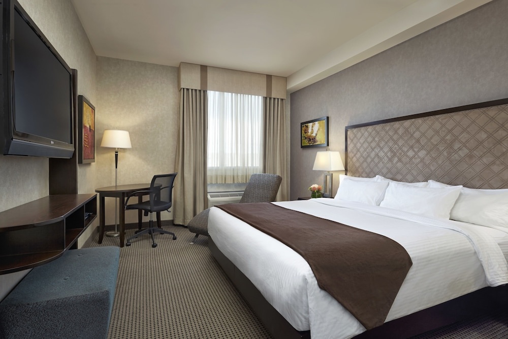 Acclaim Calgary Airport — 4