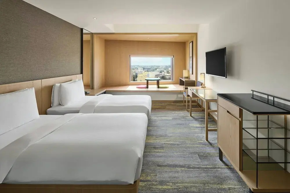 Premier Double room with city view (twin beds)