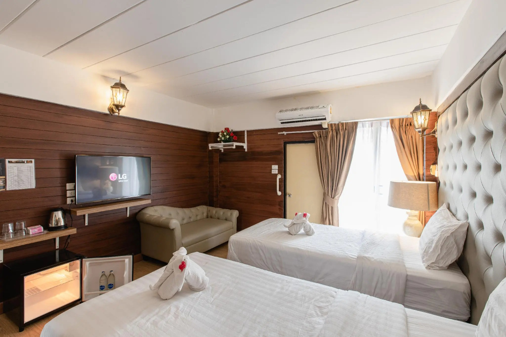 Deluxe Double room (twin beds)