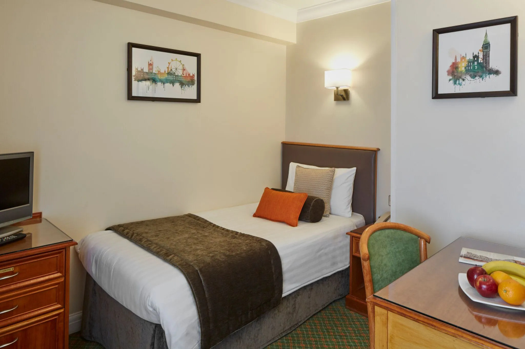 Отель Lancaster Gate Hotel в Лондоне