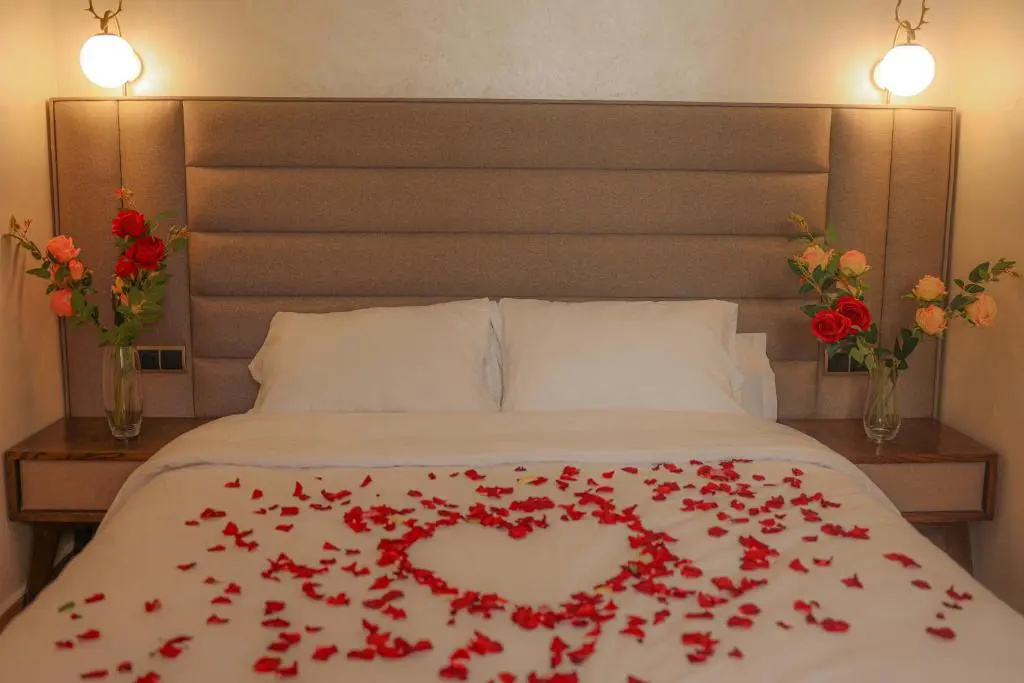 Deluxe Double room (full double bed)