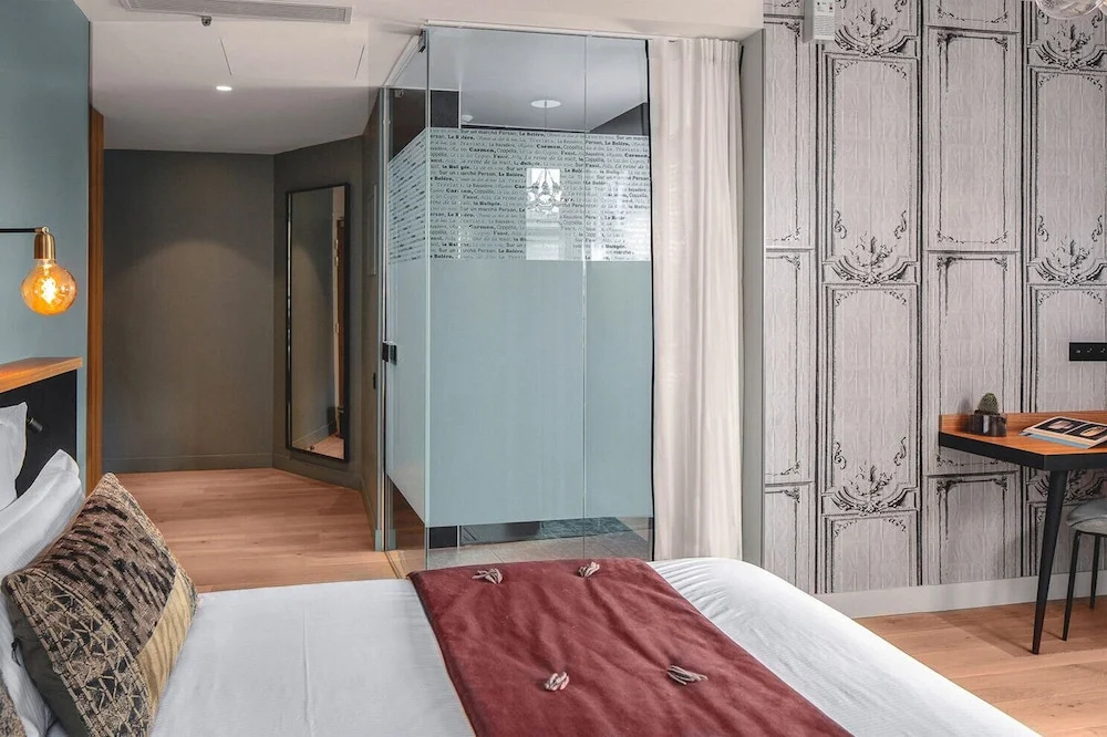 Lyric Hotel Paris 51