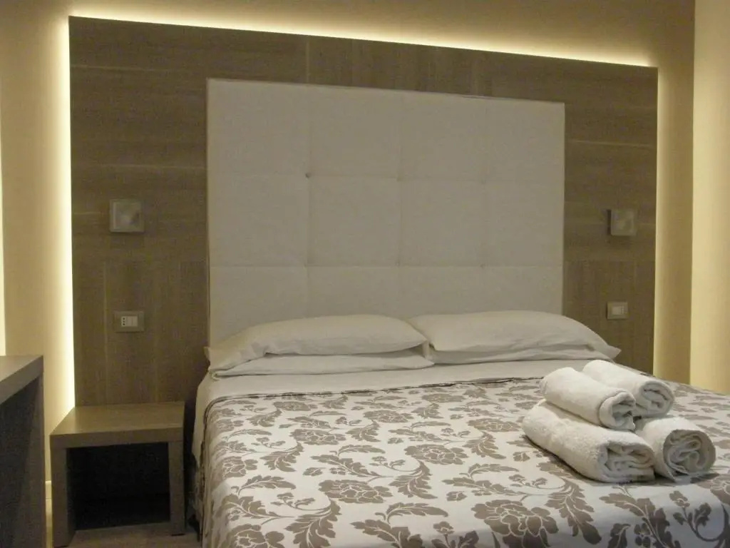 Double room (full double bed)