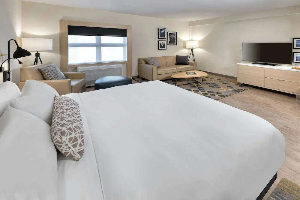 Executive Double room (full double bed)
