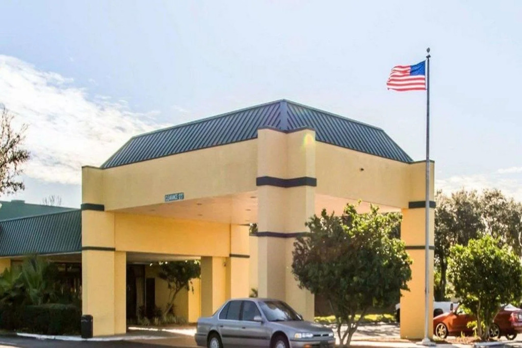 Stayable Jacksonville West — фото