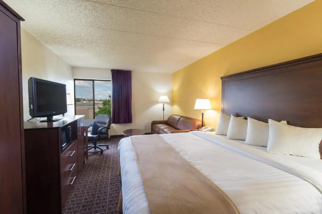 AmericInn by Wyndham Madison West - Chambres