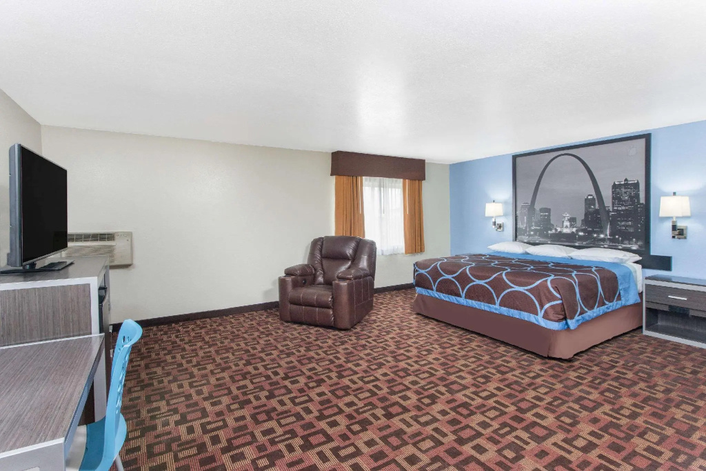 Double Suite (full double bed)