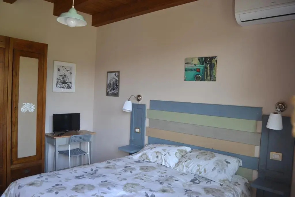 Standard Double room with garden view (full double bed)