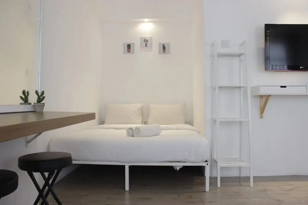 Modern Chic Studio Room at Grand Asia Afrika Apartment
