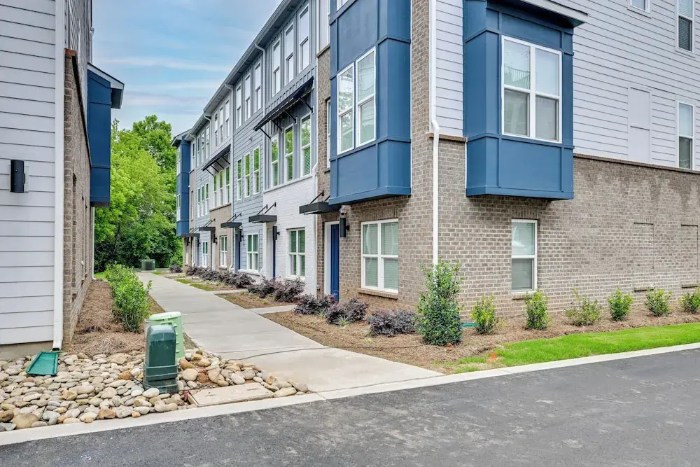 2 Mi to Uptown Charlotte: Family Townhome!