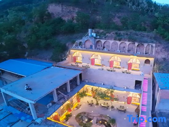 Old Yan'an Cave Dwelling Hotel