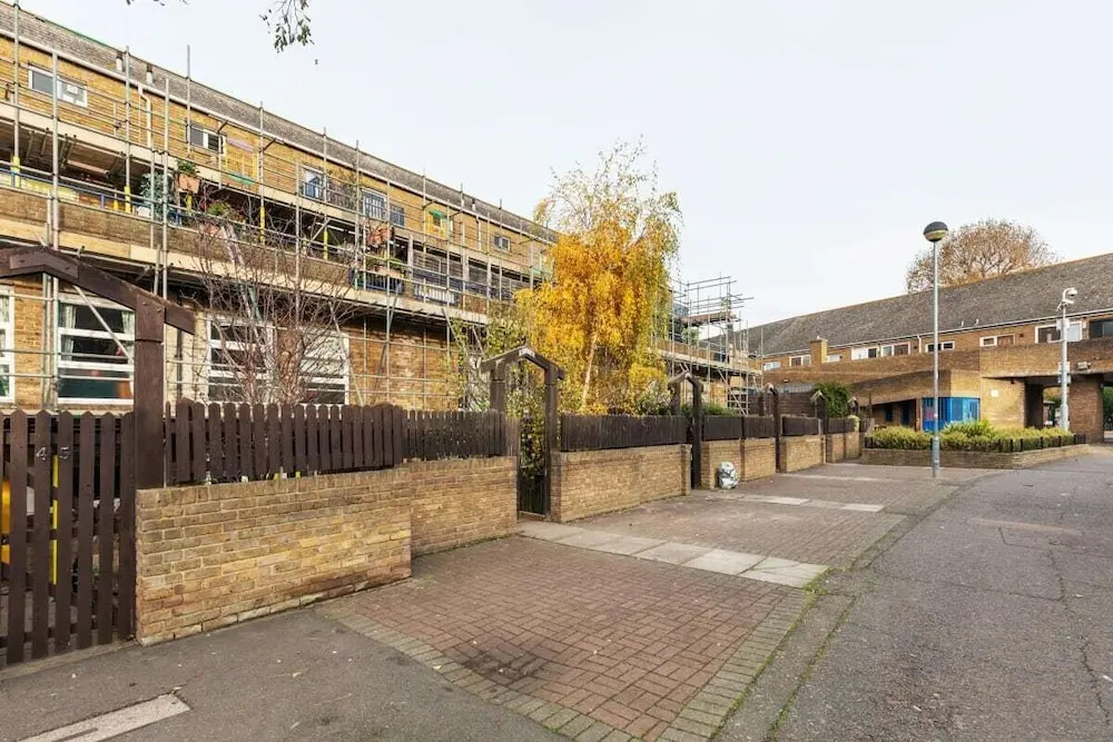 Designer 3 Bed House With Spacious Interior in Haggerston