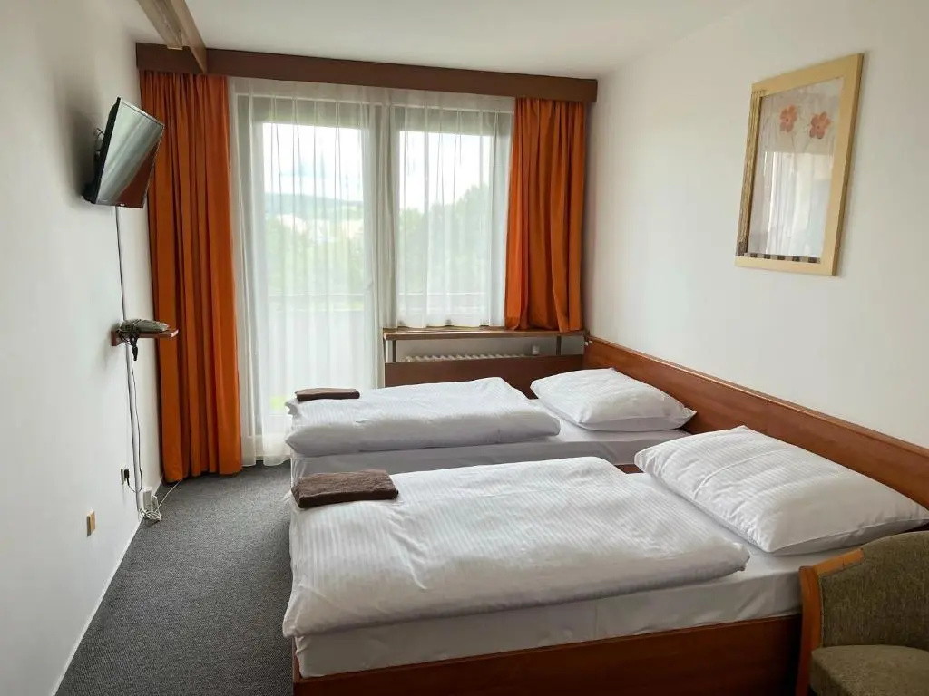 Standard Double room with balcony (full double bed)