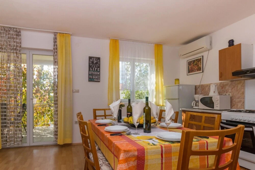 Apartment With 4 Bedrooms in Jadranovo, With Wonderful sea View, Furni