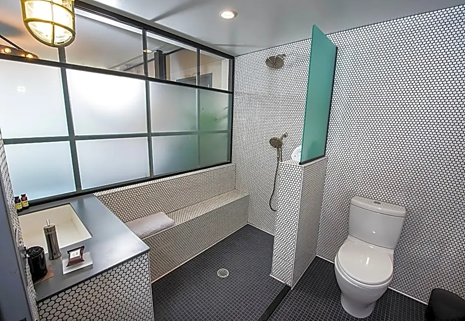 Deluxe Double room with balcony (full double bed)