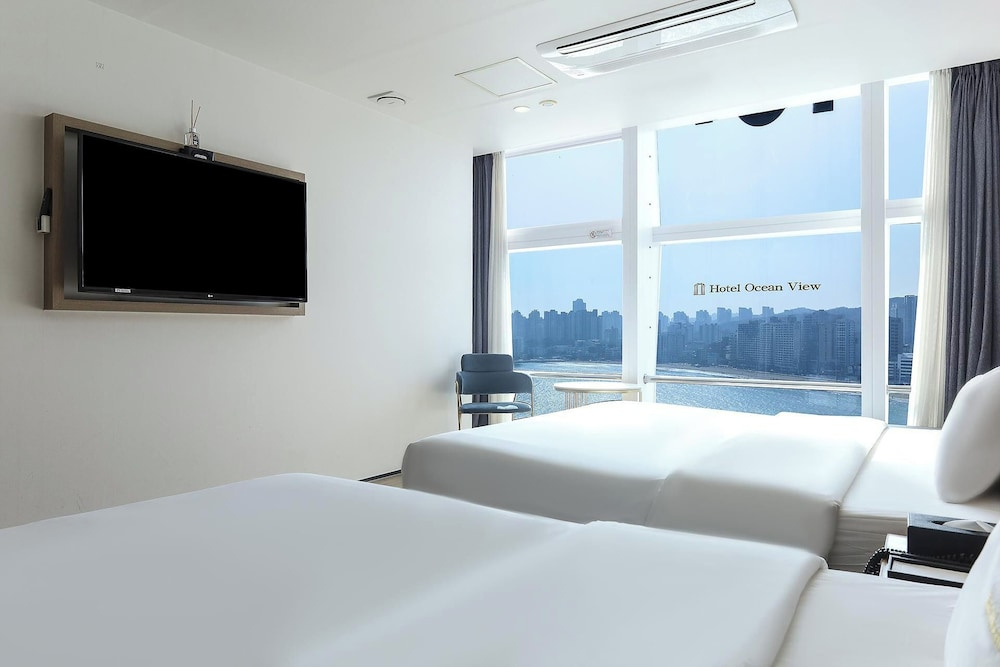 Double Suite with ocean view (twin beds)