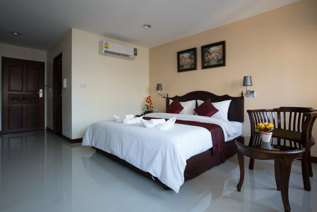 True Siam Rangnam Hotel — фото