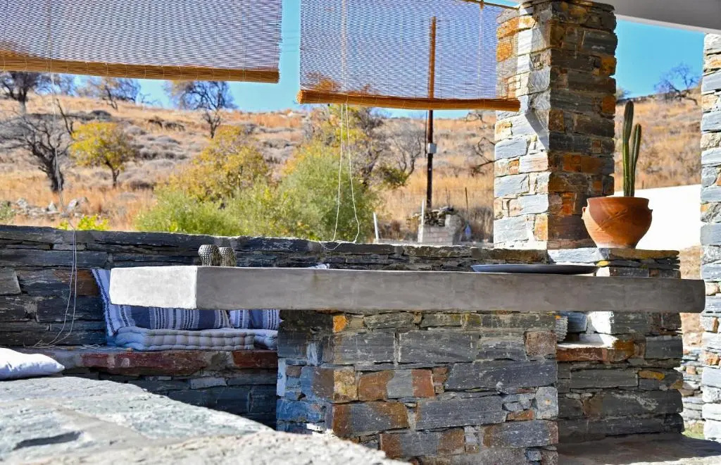 3 bedroom home near the marina of Vourkari, on the island of Kea
