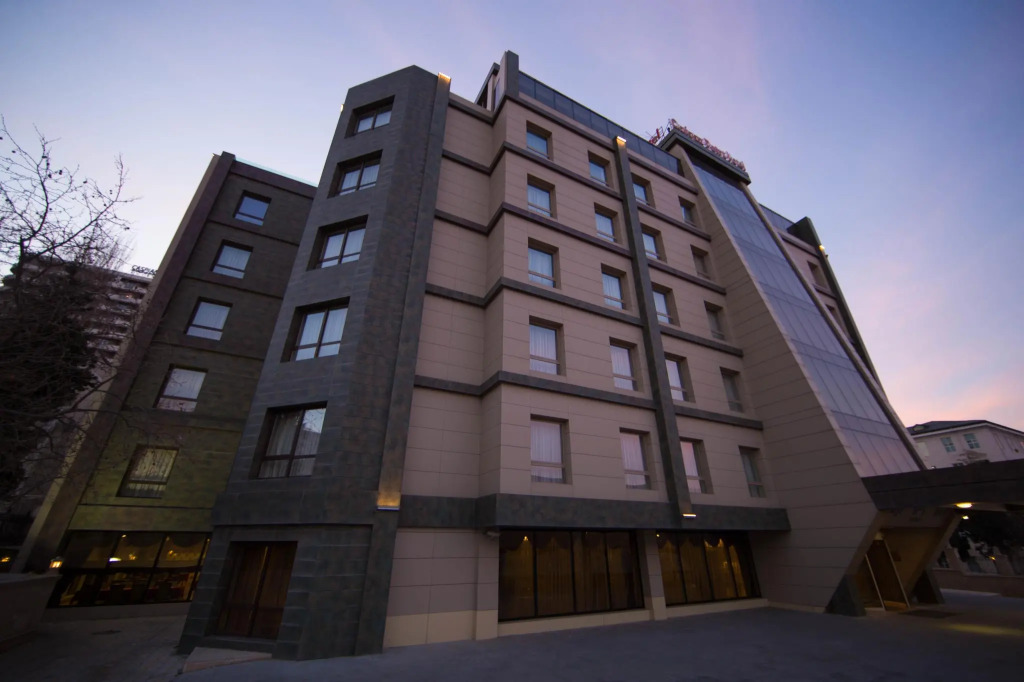 Отель Point Hotel Baku — фото