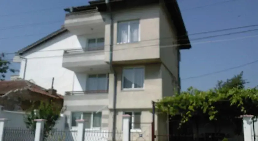 Minchevi Guest House