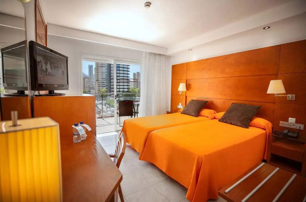 Standard Double room with pool view (full double bed)