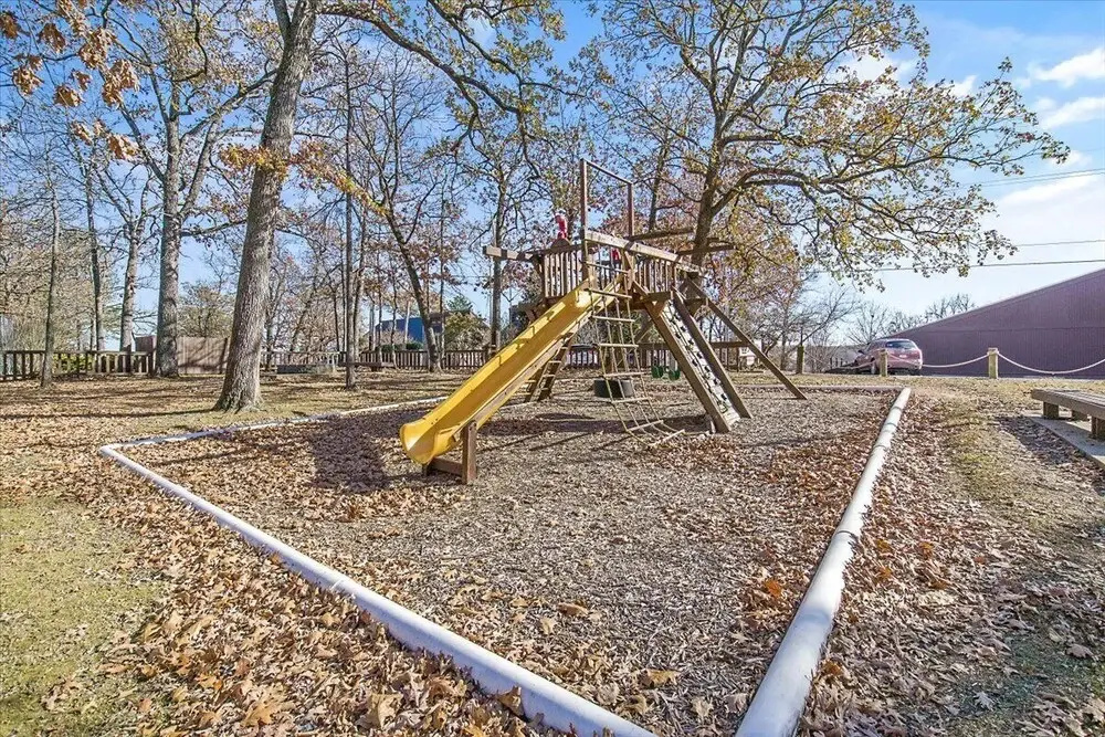 Spacious Pet-friendly Lakeview Condo w/ Boat Slip & Pools